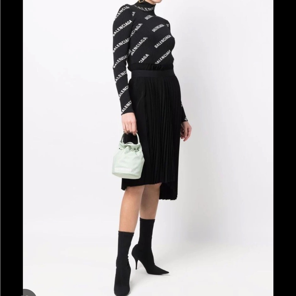 Balenciaga wheel drawstring bucket bag- Light Green - Picture 8 of 12
